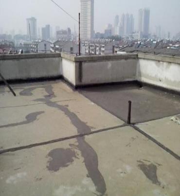即墨漏水维修 楼顶漏水是什么原因，楼顶漏水维修方法是什么?